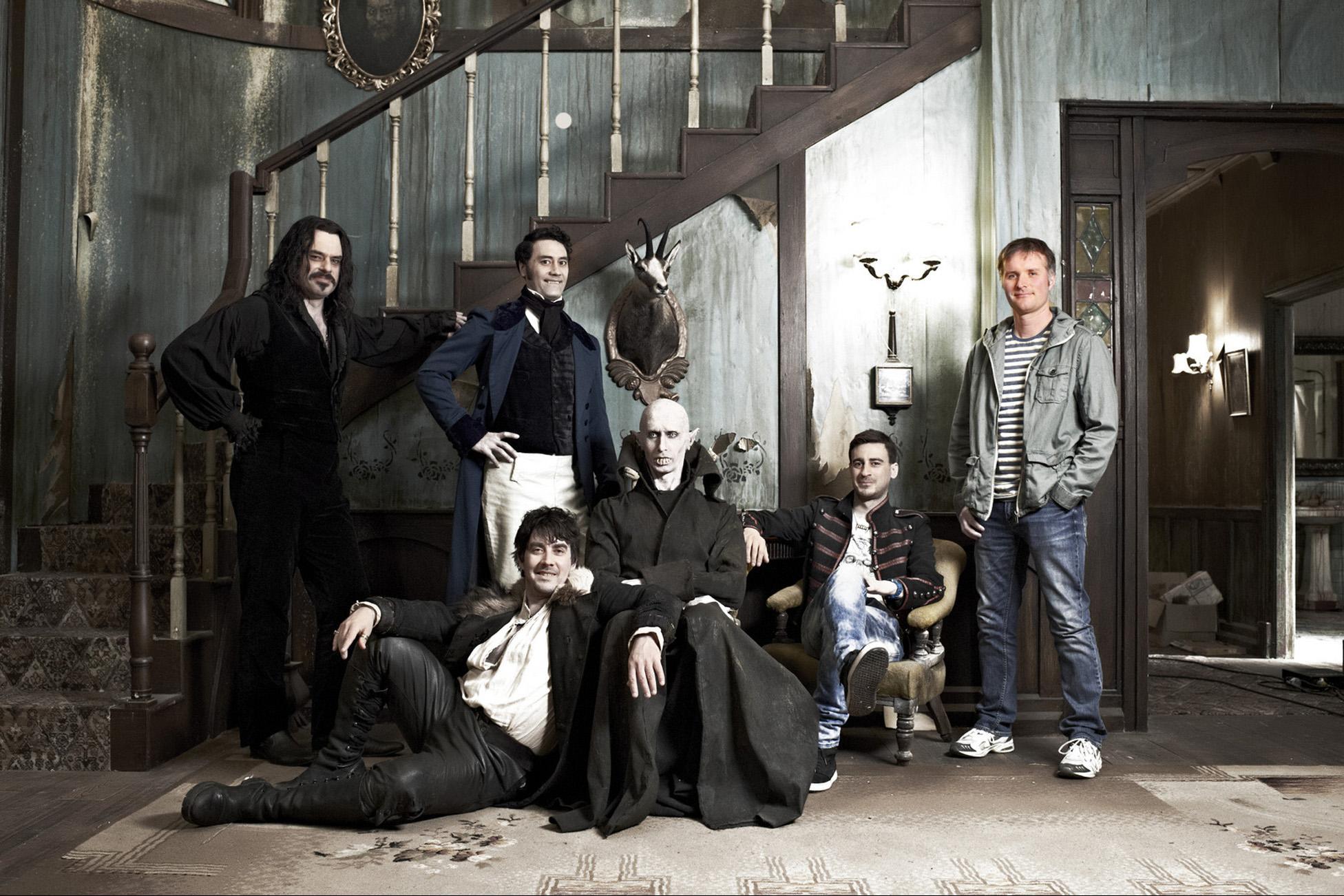 Still of Taika Waititi, Ben Fransham, Cori Gonzalez-Macuer, Jemaine Clement, Jonny Brugh and Stu Rutherford in What We Do in the Shadows (2014)