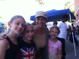 Ashlen with her sisters and Debbie Allen during rehearsals for Brothers of the Knight.