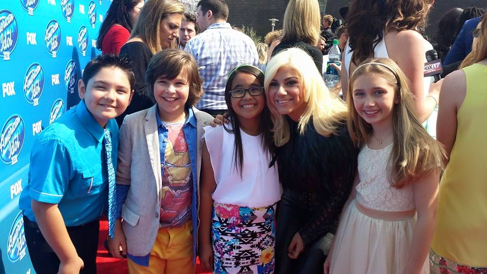 Lauren with Jax and Mason, Angela, & Tres on the red carpet at the American Idol Finale