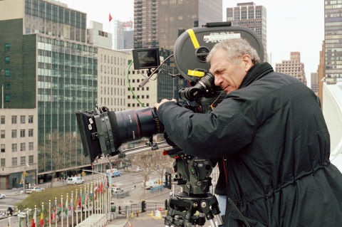 Director/Executive Producer SYDNEY POLLACK on the set during filming of The Interpreter, a suspenseful thriller of international intrigue set inside the political corridors of the United Nations and on the streets of New York.