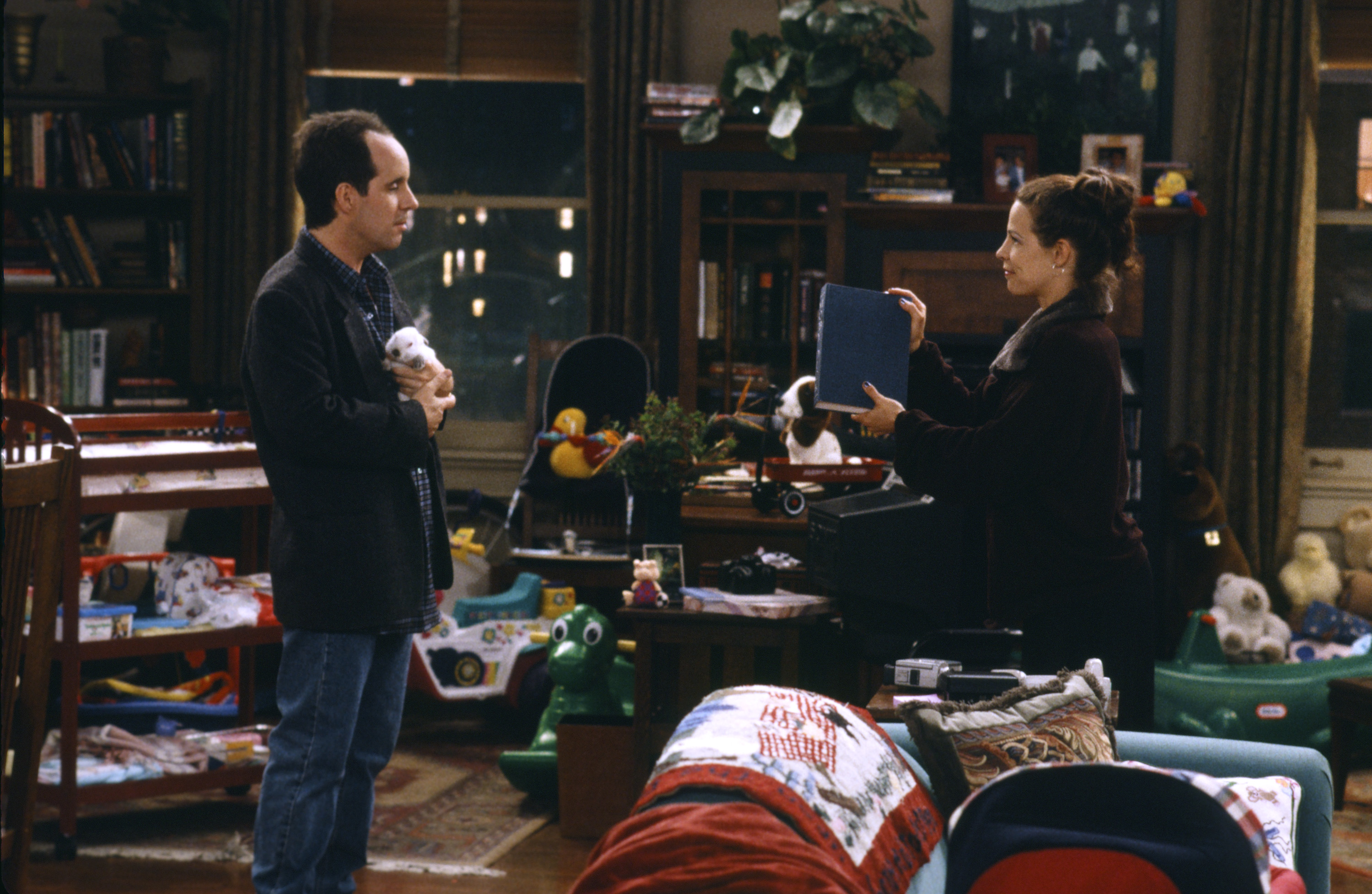 Still of Lili Taylor and John Pankow in Mad About You (1992)