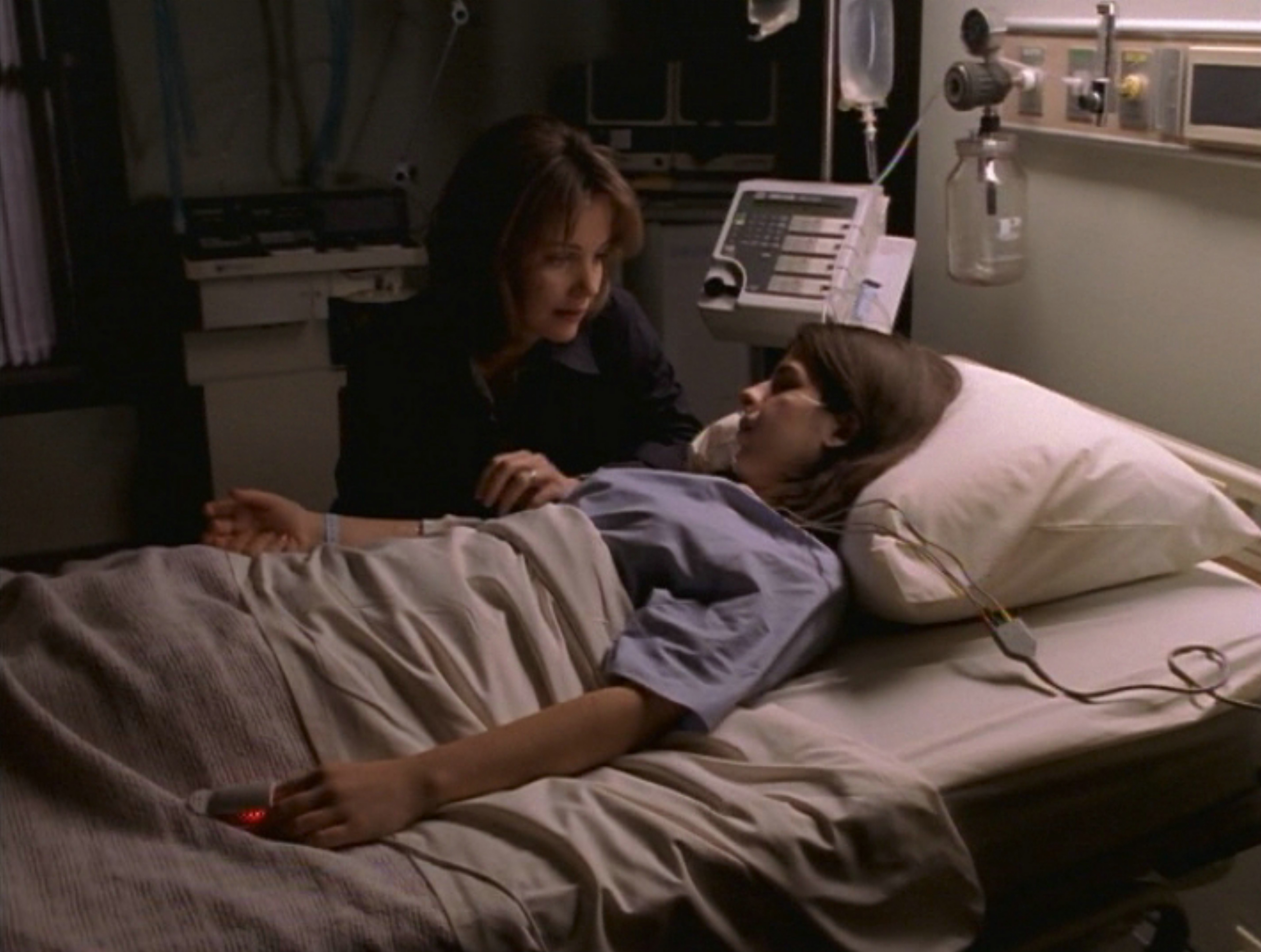 Still of Heather Matarazzo and Margaret Colin in Now and Again (1999)