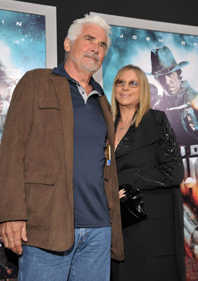 Barbra Streisand and James Brolin at event of Jonah Hex (2010)