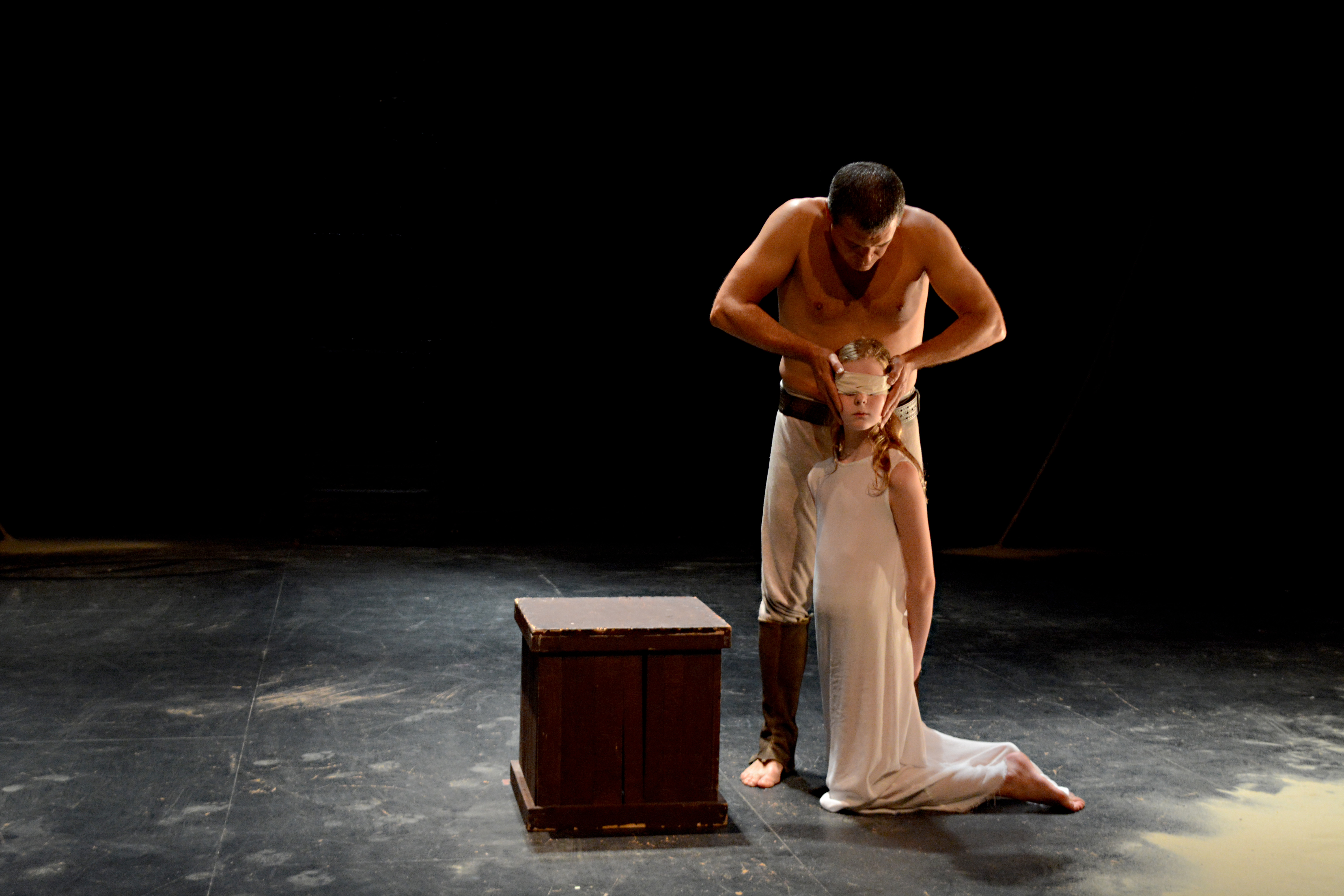 Iphigenia Oresteia, Ashes Company Classic Stage 2015