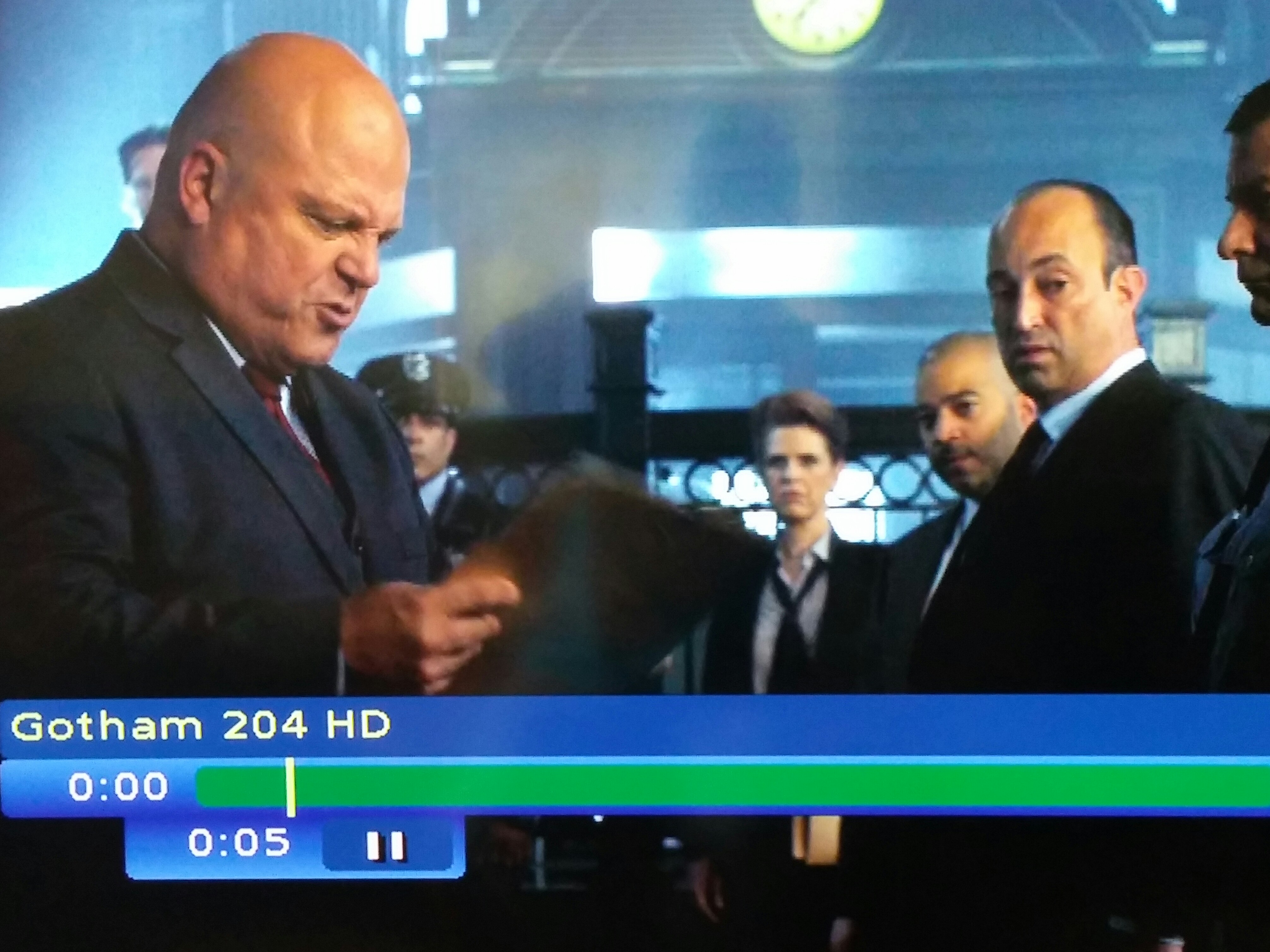 I played a detective in Gotham - Season 2, Episode 4.