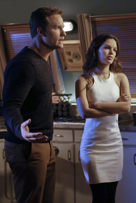 Still of Rachel Bilson and Scott Porter in Hart of Dixie (2011)