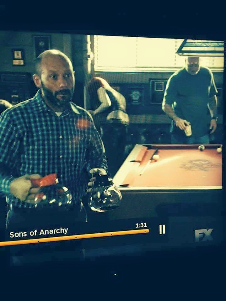 Playing pool on the SOA set! oh and a little filming!!!!! lol