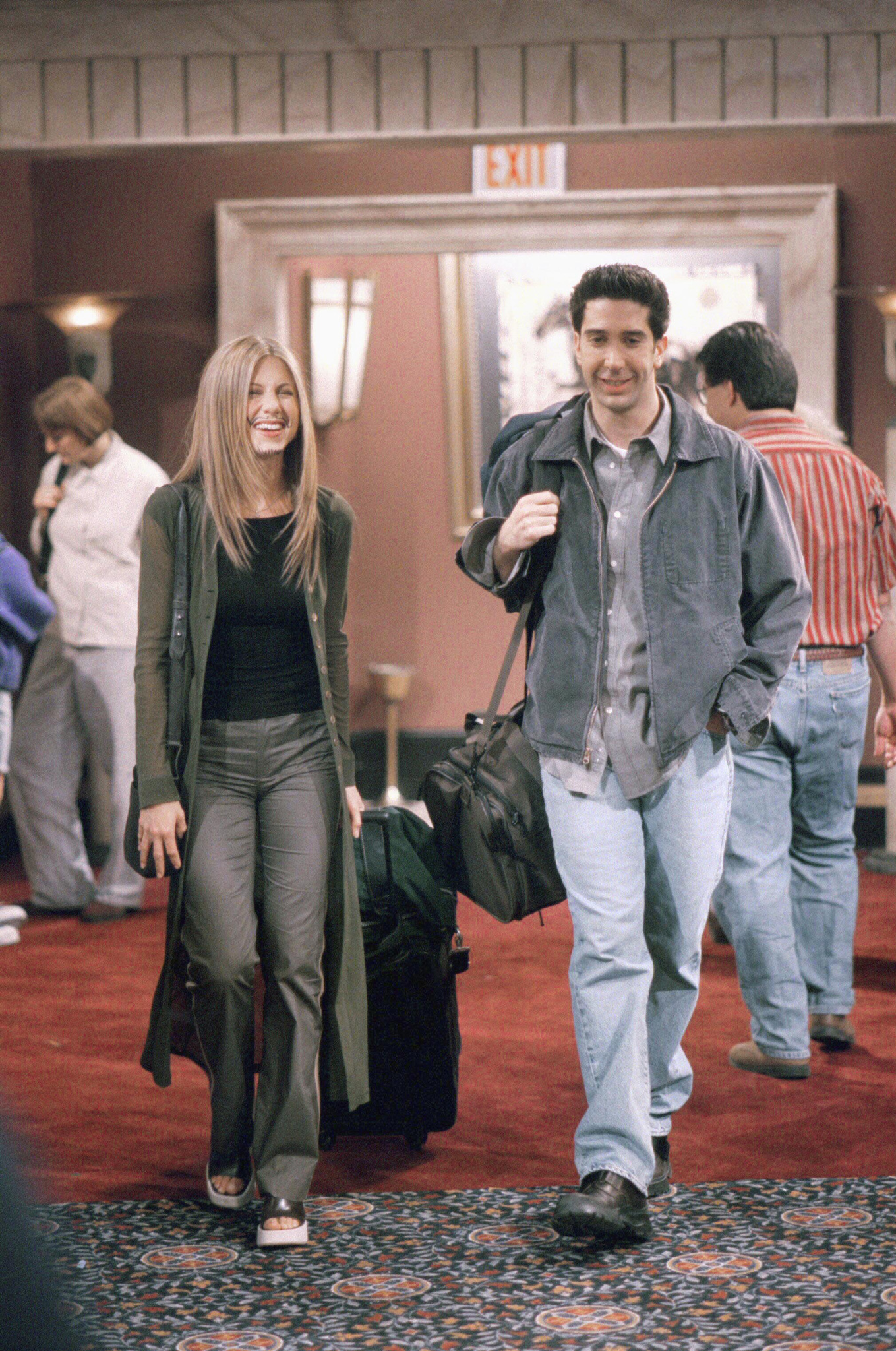 Still of Jennifer Aniston and David Schwimmer in Draugai (1994)