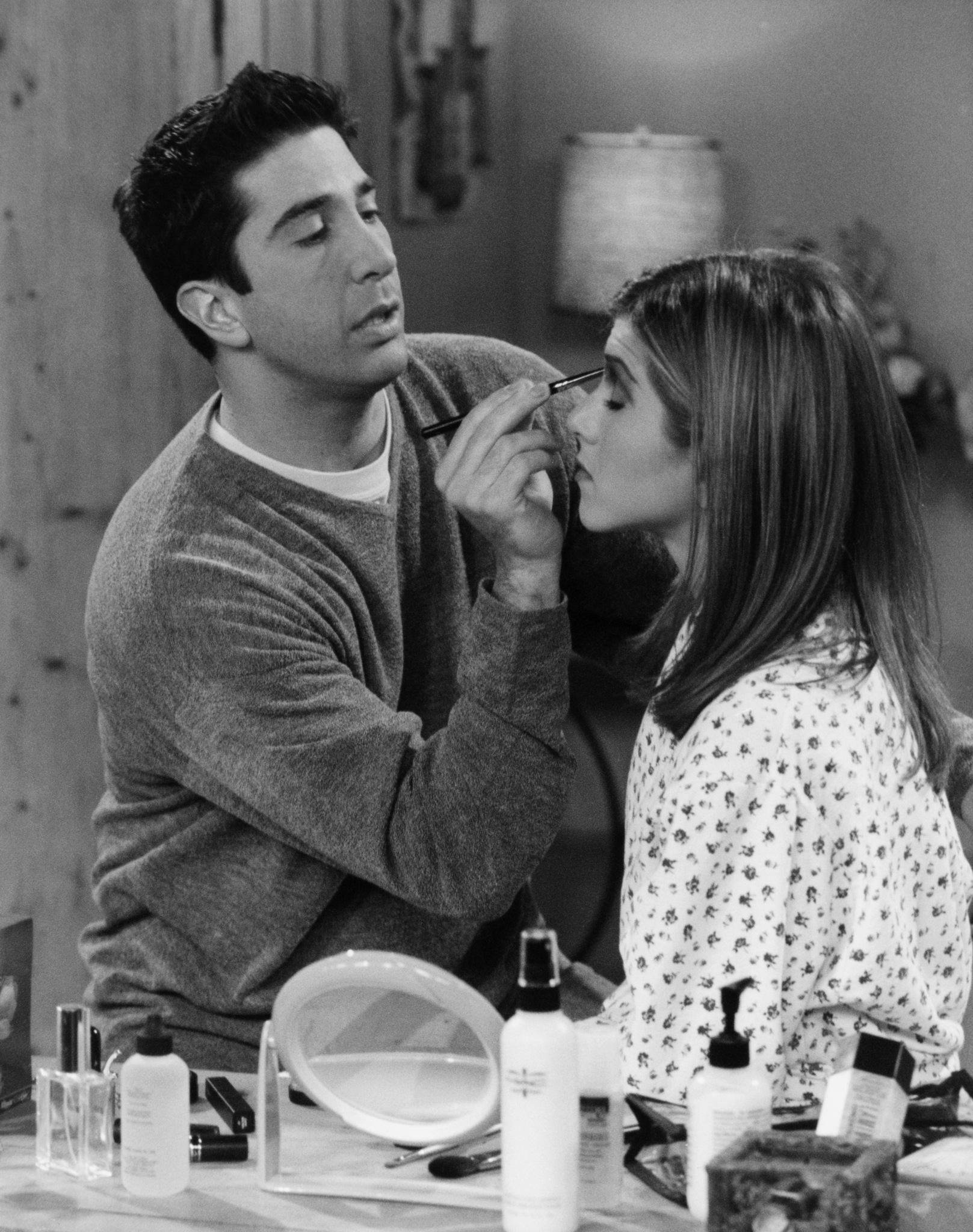 Still of Jennifer Aniston and David Schwimmer in Draugai (1994)