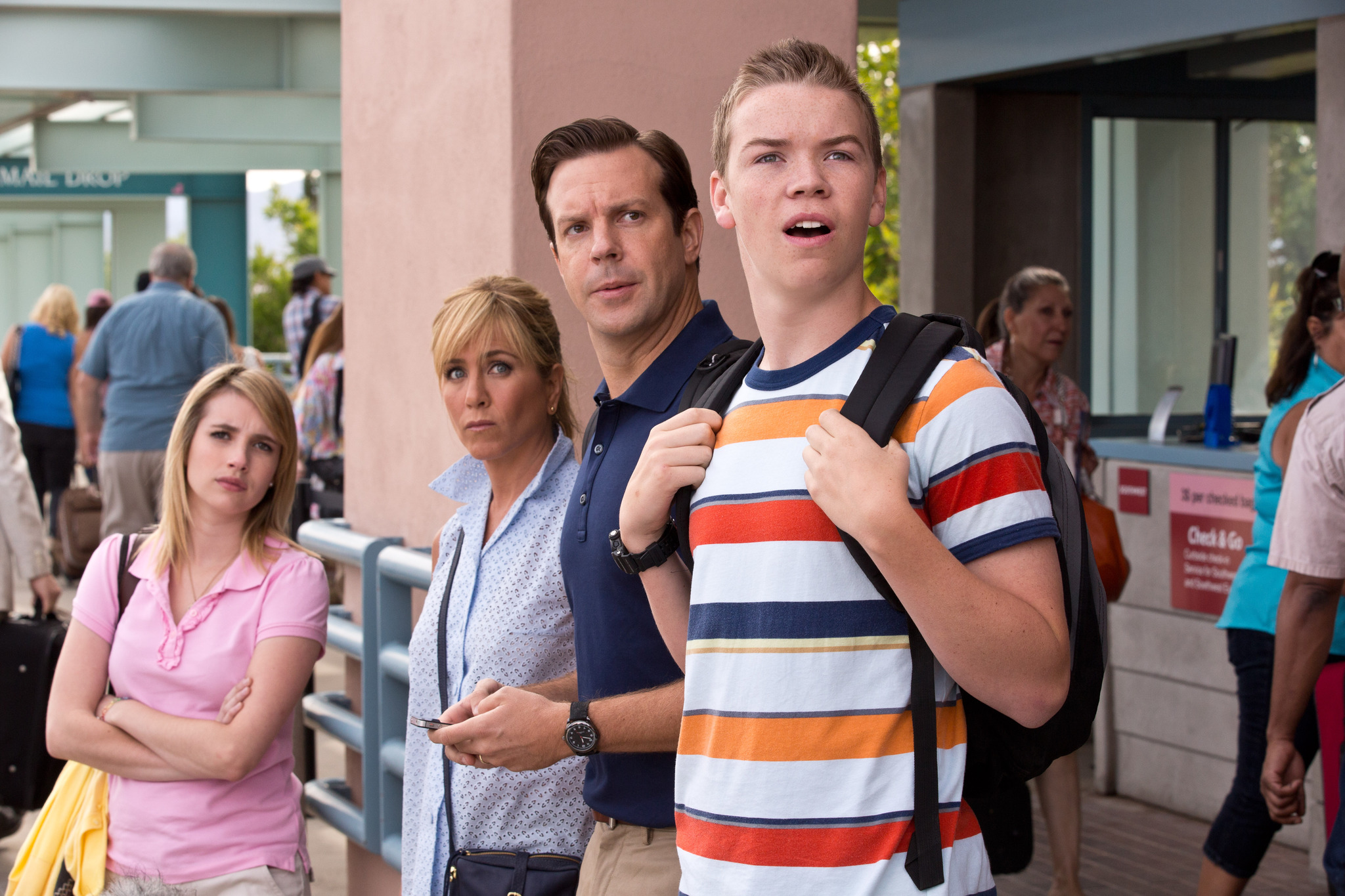 Still of Jennifer Aniston, Emma Roberts, Jason Sudeikis and Will Poulter in Labas, mes Mileriai (2013)