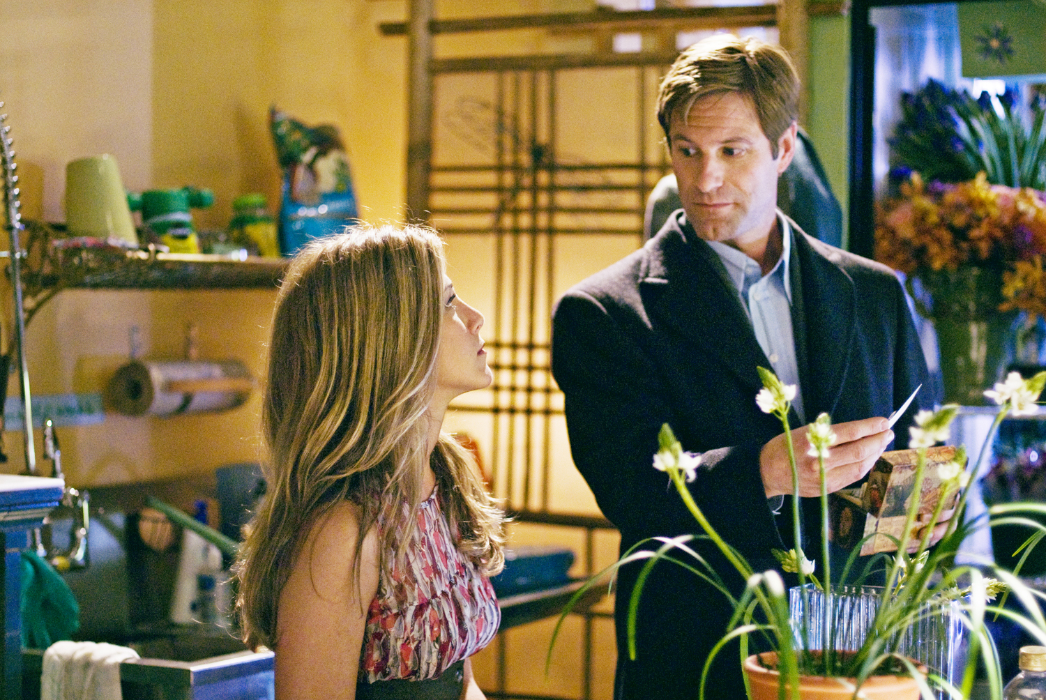 Still of Jennifer Aniston and Aaron Eckhart in Love Happens (2009)