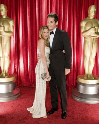 Jennifer Aniston arrives to present at the 81st Annual Academy Awards®, with John Mayer at the Kodak Theatre in Hollywood, CA Sunday, February 22, 2009 airing live on the ABC Television Network.