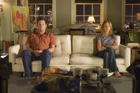 Still of Jennifer Aniston and Vince Vaughn in The Break-Up (2006)