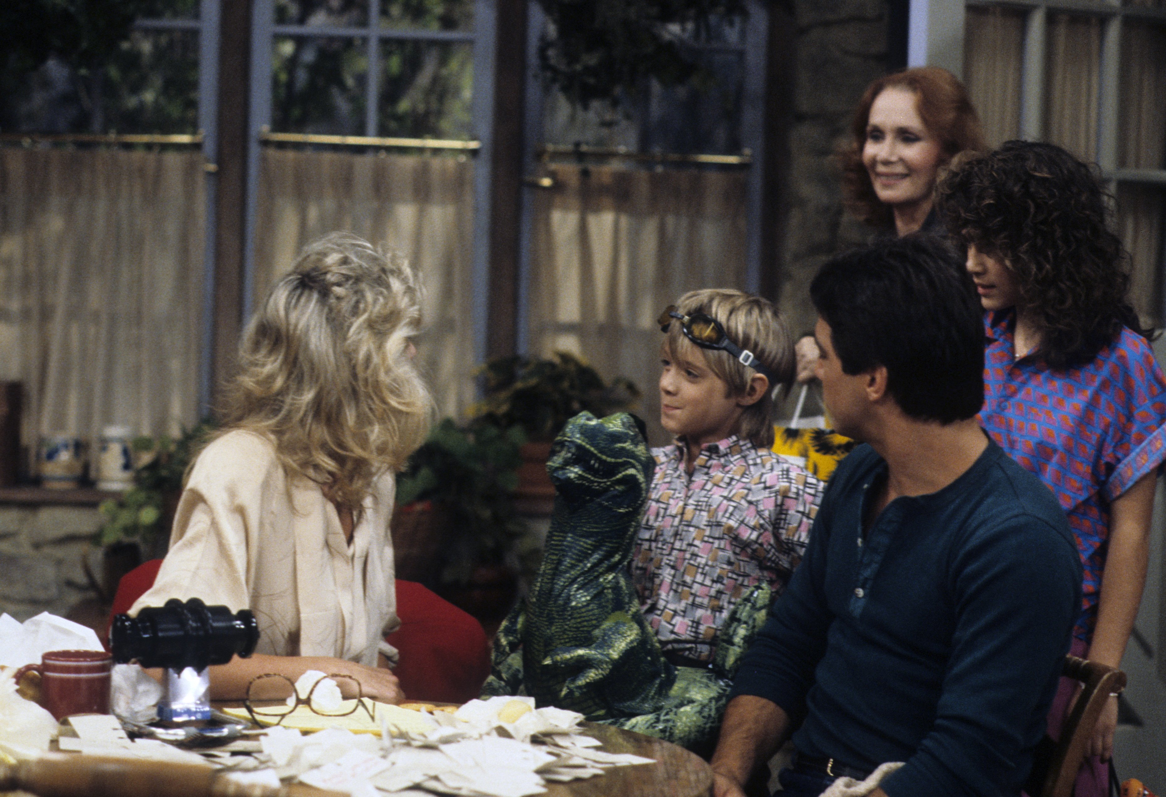 Still of Alyssa Milano, Tony Danza, Katherine Helmond, Danny Pintauro and Judith Light in Who's the Boss? (1984)