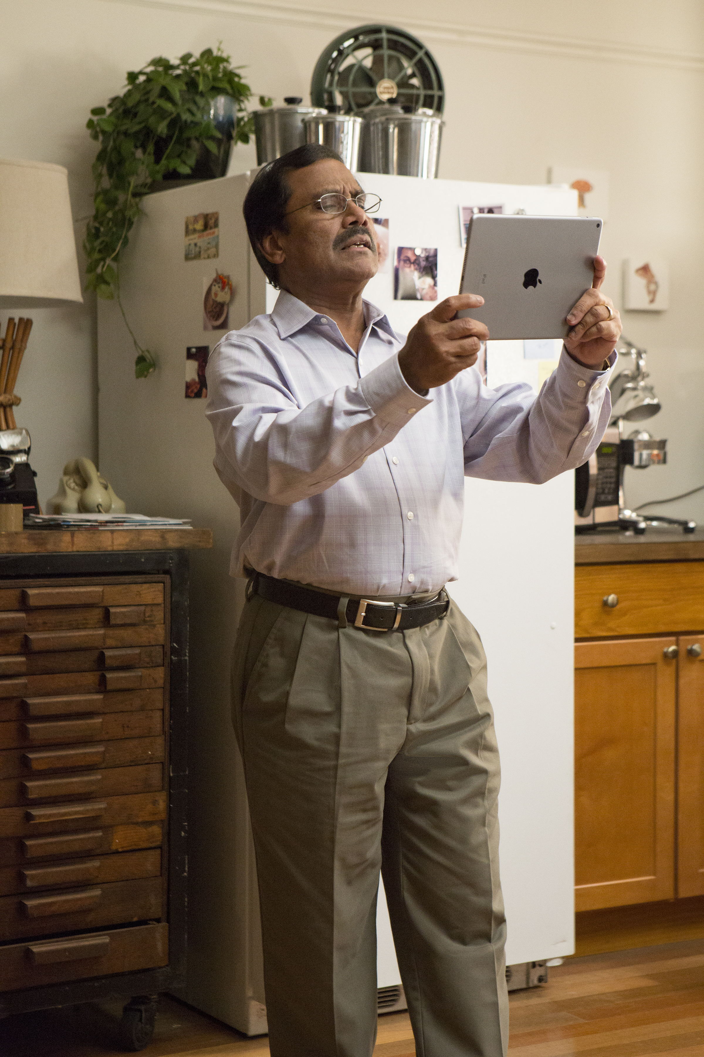 Still of Shoukath Ansari in Master of None (2015)