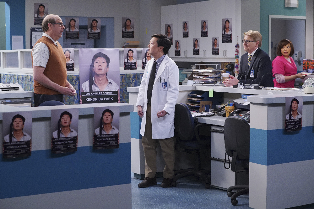 Still of Dave Foley, Tisha Campbell-Martin and Stephen Tobolowsky in Dr. Ken (2015)