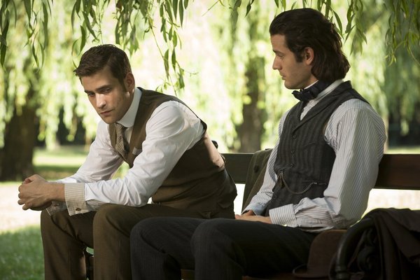 Still of Miklós Bányai and Oliver Jackson-Cohen in Dracula (2013)