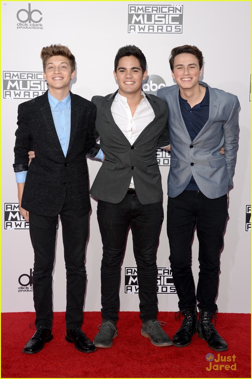 2014 AMA's. Liam Attridge, Emery Kelly and Ricky Garcia of Forever in Your Mind