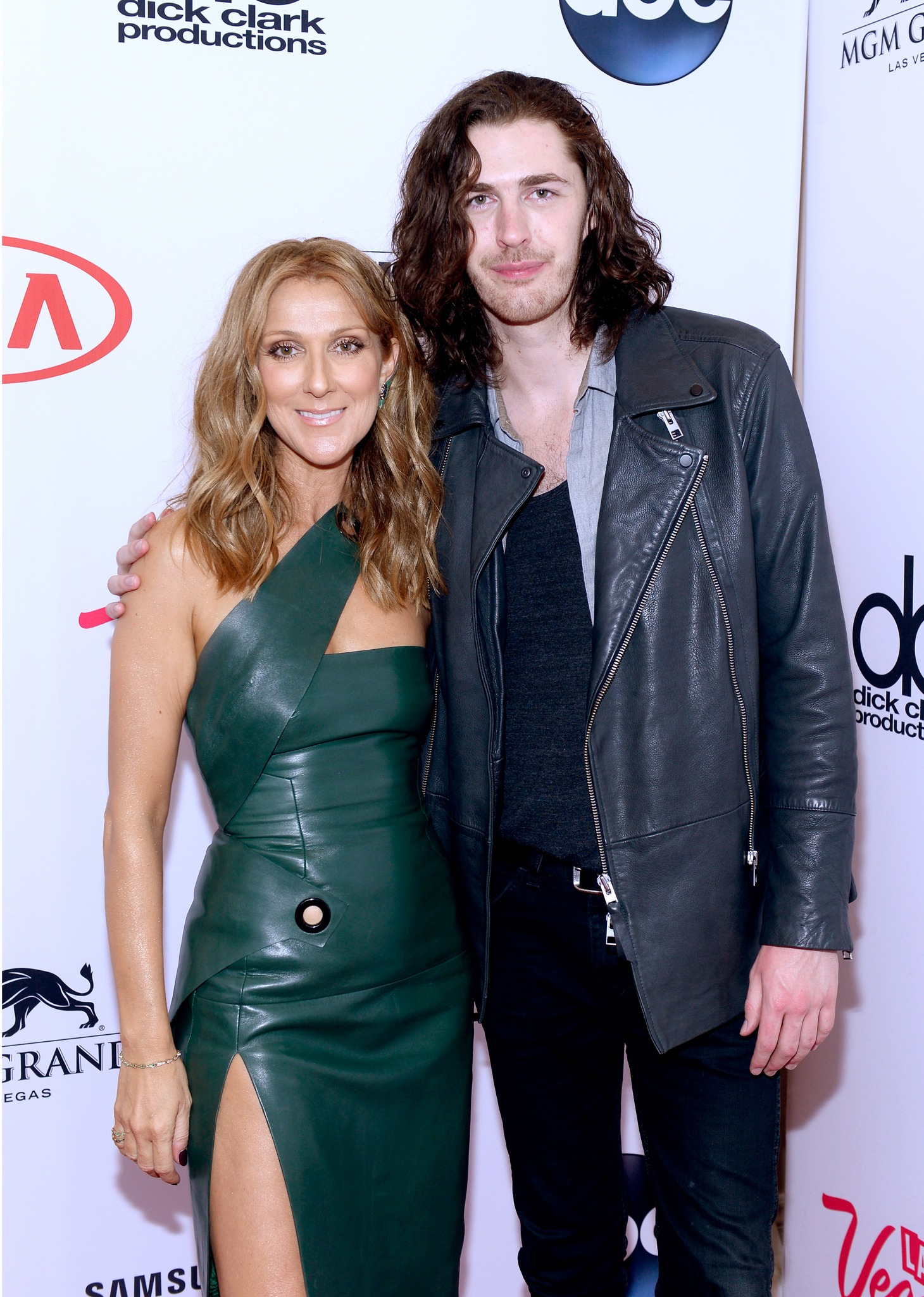 Céline Dion and Hozier at event of 2015 Billboard Music Awards (2015)