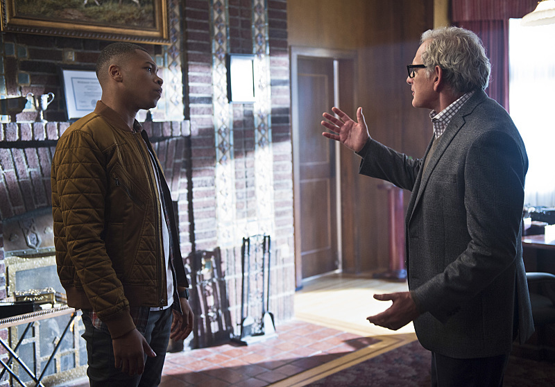 Still of Victor Garber and Franz Drameh in Legends of Tomorrow (2016)