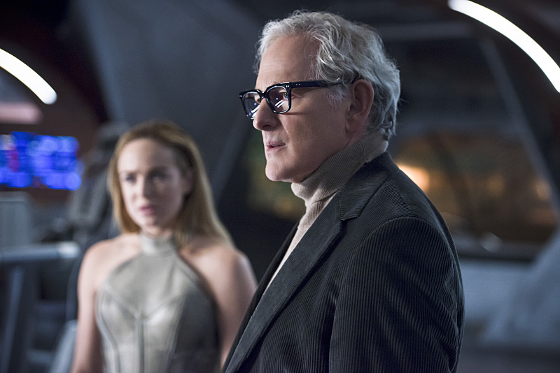 Still of Victor Garber and Caity Lotz in Legends of Tomorrow (2016)