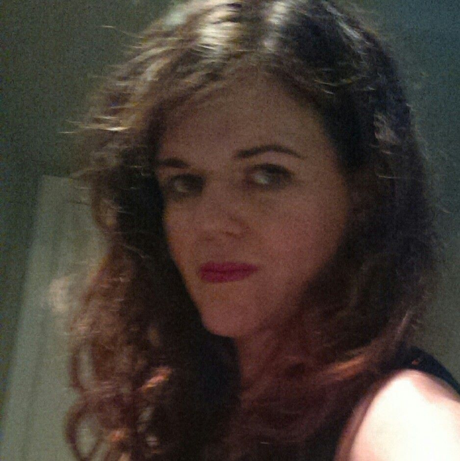 Selfie - just to give an idea of wavy hair, closed mouth look.