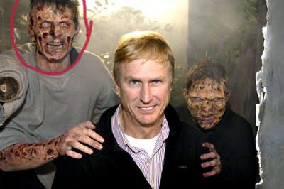 Behind the scenes of Nic Bradly as the lead zombie with director Steve Miner in Day of the Dead (2008)