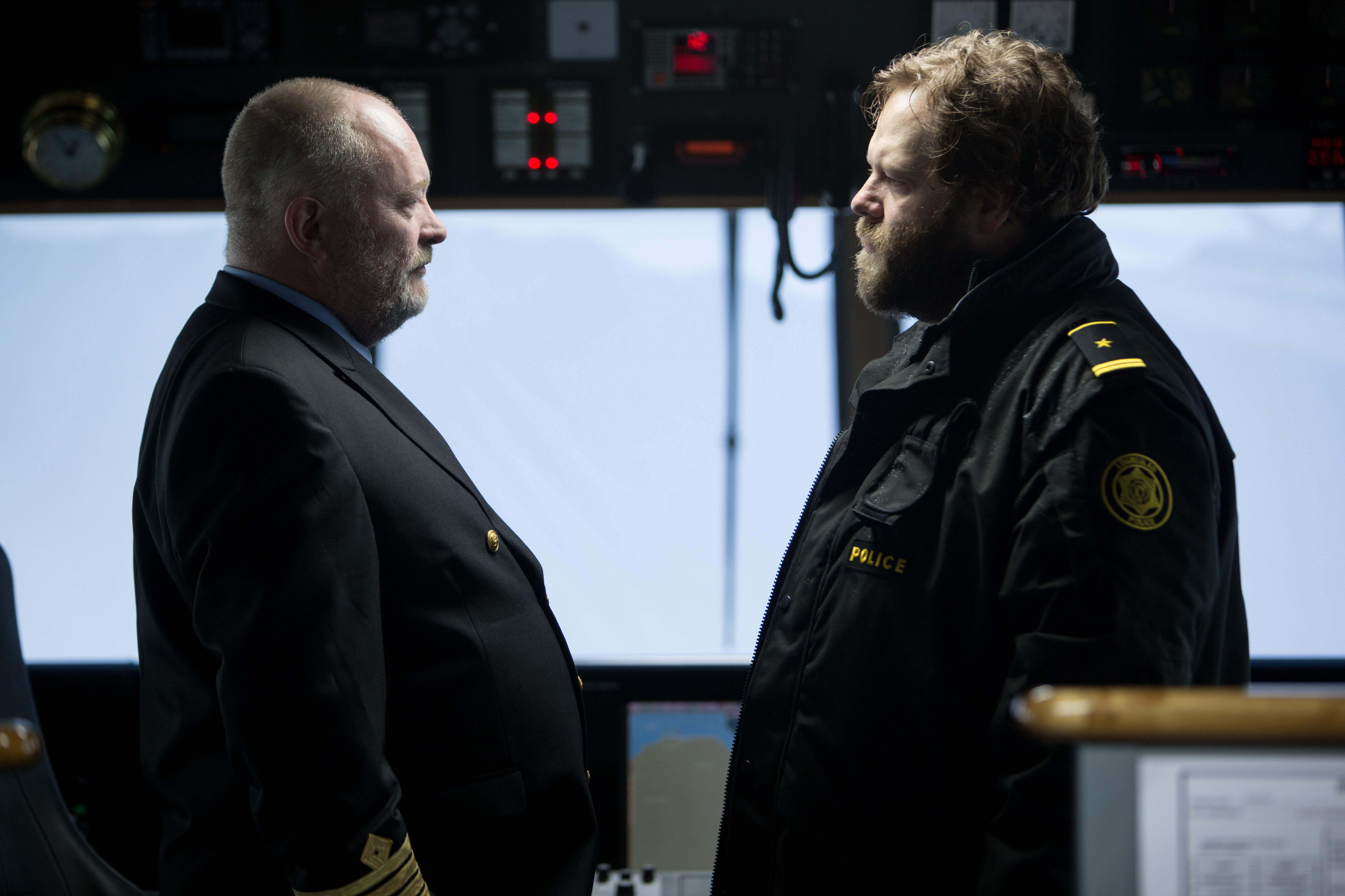 Still of Bjarne Henriksen and Ólafur Darri Ólafsson in Ófærð (2015)