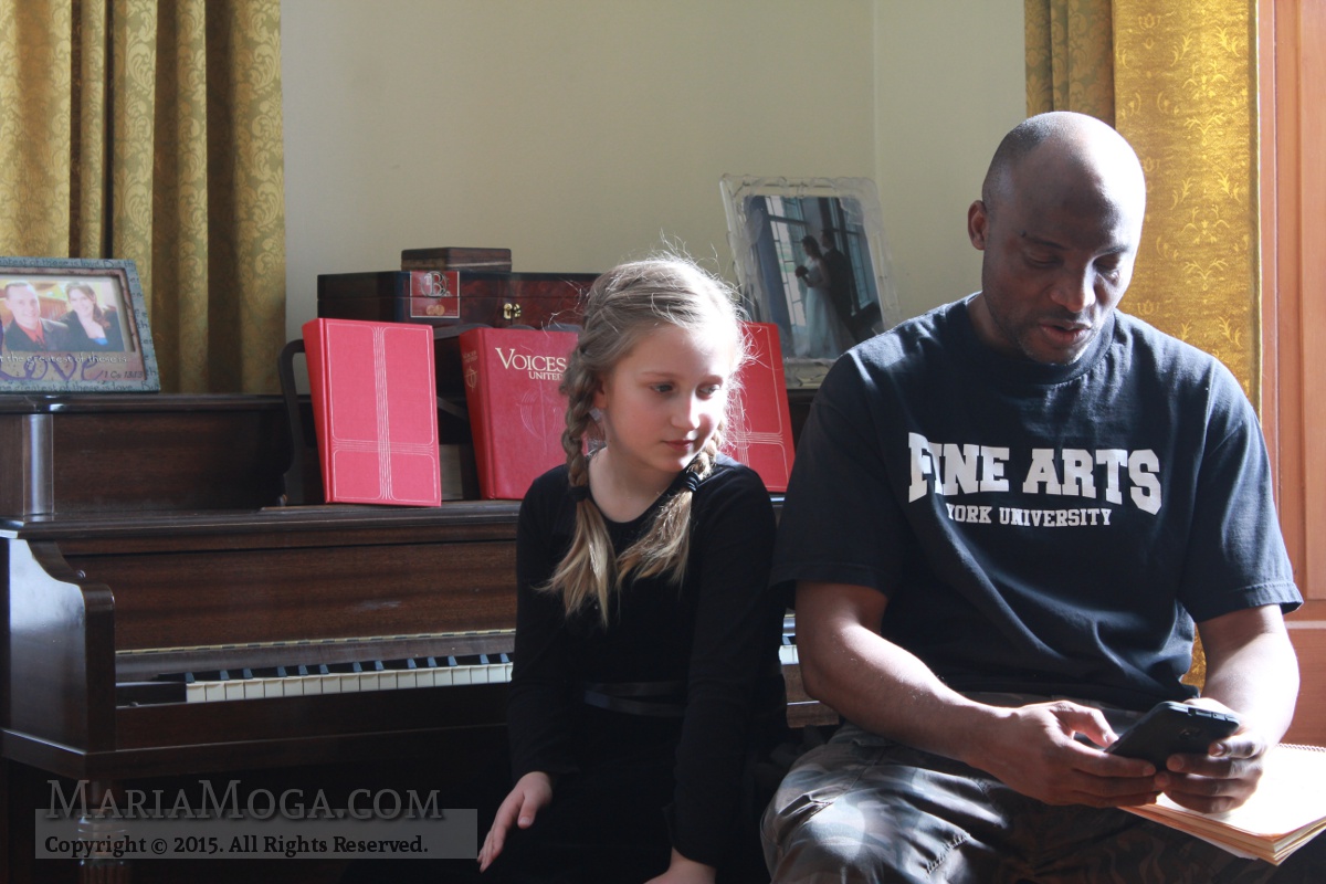 Maria Moga and OJ Obiorah in Mrs. Jones (2015).