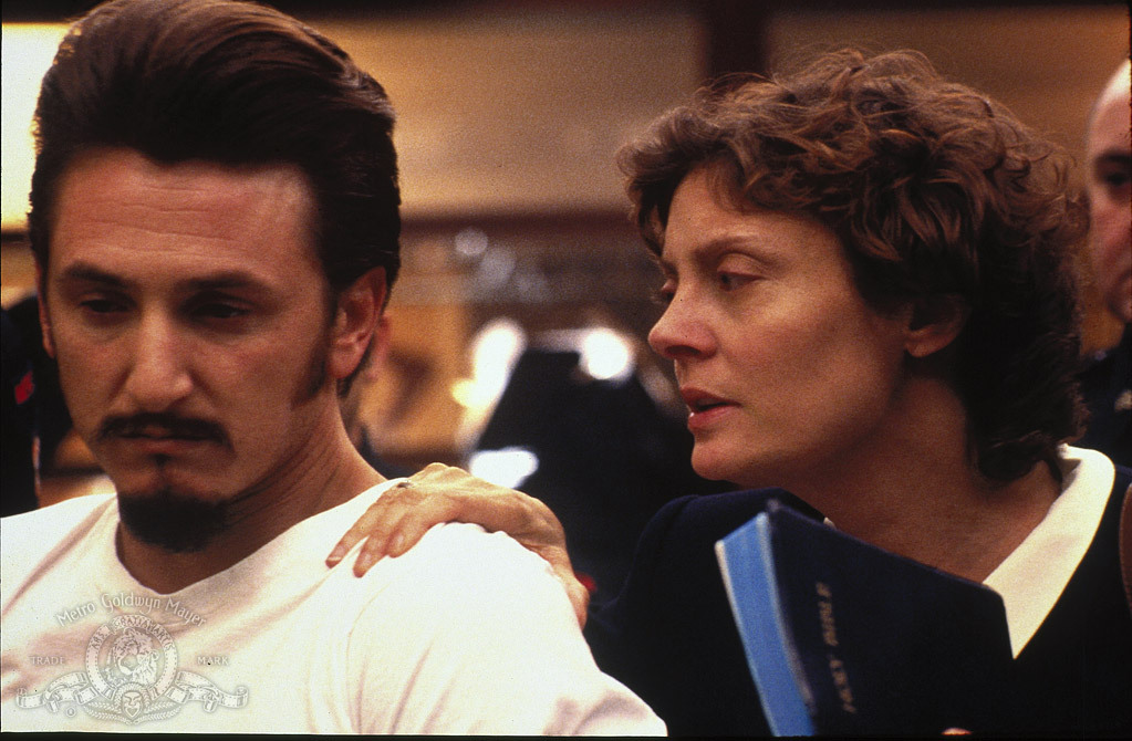Still of Susan Sarandon and Sean Penn in Dead Man Walking (1995)
