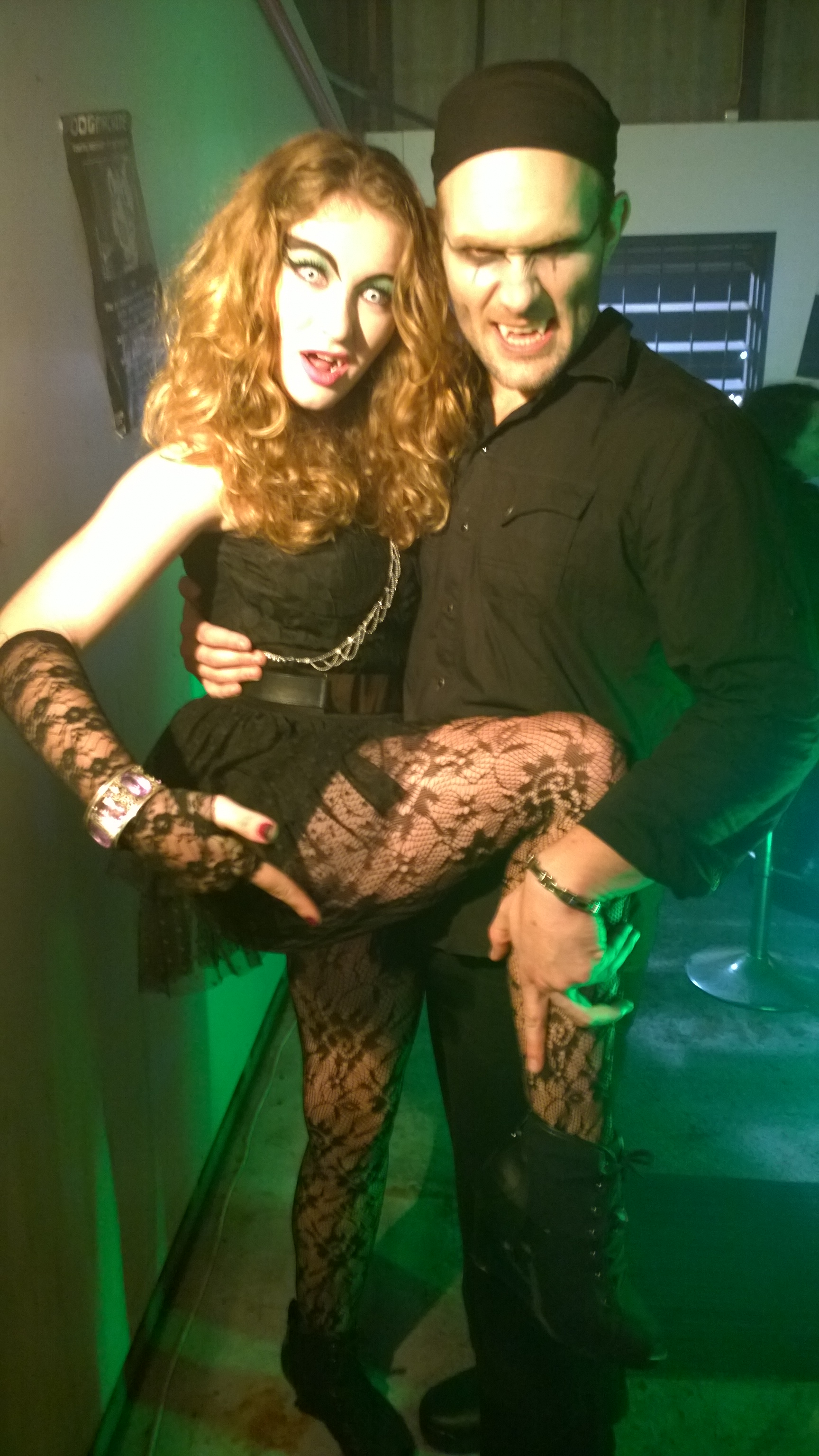 On set of Bite Club with Tayler Trotter (Sadie) during break in filming on the night also roped in as a background extra.