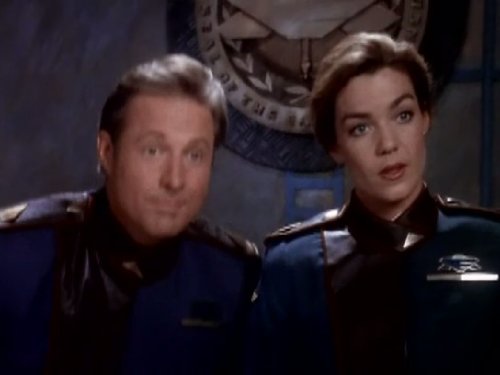 Still of Bruce Boxleitner and Claudia Christian in Babilonas 5 (1994)
