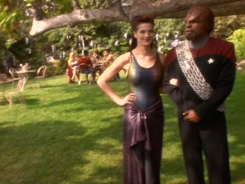 Still of Michael Dorn and Terry Farrell in Star Trek: Deep Space Nine (1993)