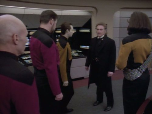 Still of Michael Dorn, Jonathan Frakes, Brent Spiner, Patrick Stewart and Daniel Davis in Star Trek: The Next Generation (1987)