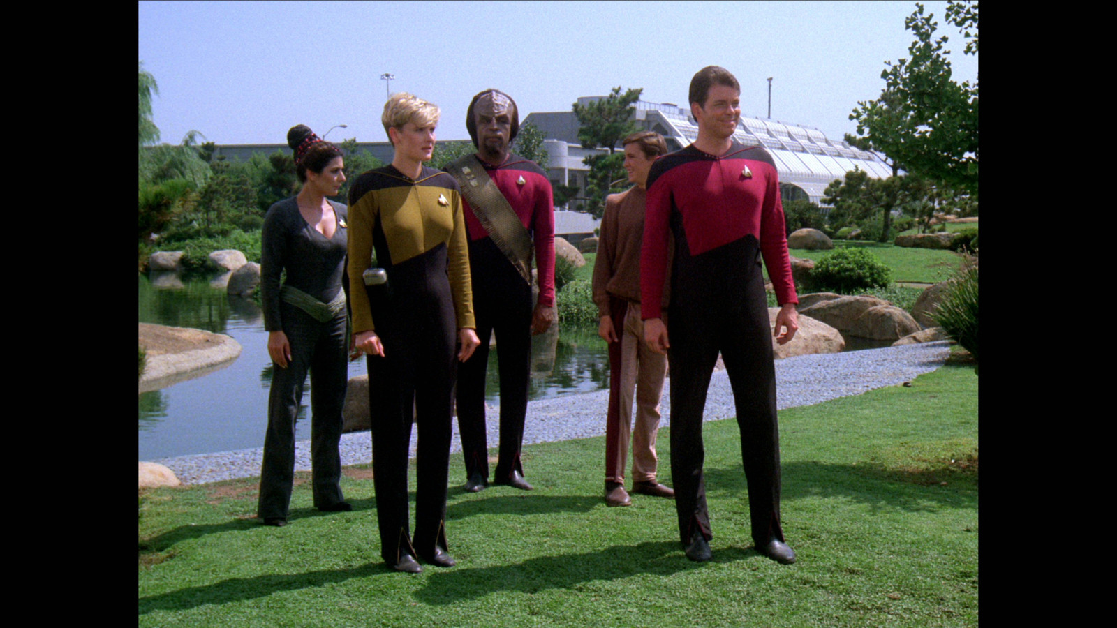 Still of Denise Crosby, Michael Dorn, Jonathan Frakes, Marina Sirtis and Wil Wheaton in Star Trek: The Next Generation (1987)