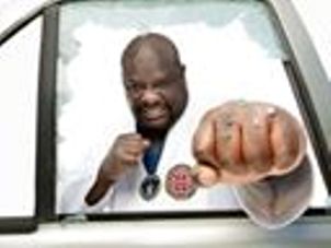 Kevin Taylor breaking 20 car door windows with his fist in under 2 minutes. In Roma (Rome) Italy 2010