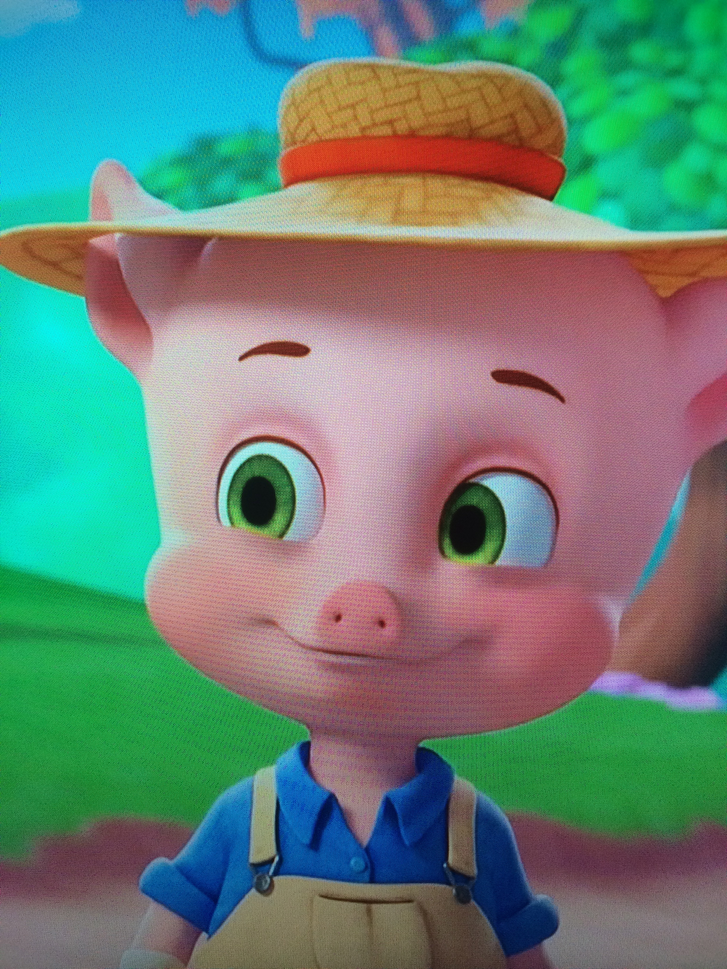 David Lodgeas Bailey--one of the three pigs. On Goldie & Bear on Disney Jr.!