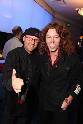 Shaun White and Steven Lawrence at event of X Games 3D: The Movie (2009)