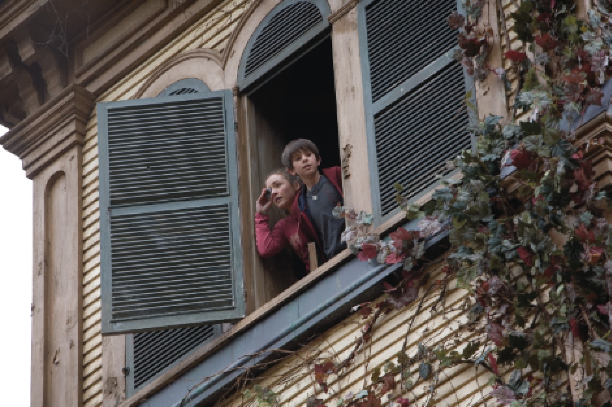 Still of Sarah Bolger and Freddie Highmore in The Spiderwick Chronicles (2008)