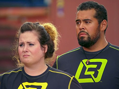 Still of Sarah Gilbert and Luis Hernandez in The Biggest Loser (2004)