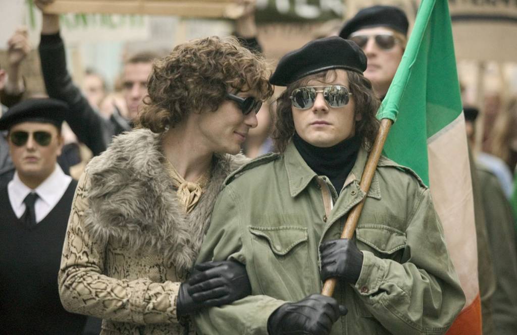 Still of Cillian Murphy, Laurence Kinlan in Breakfast on Pluto