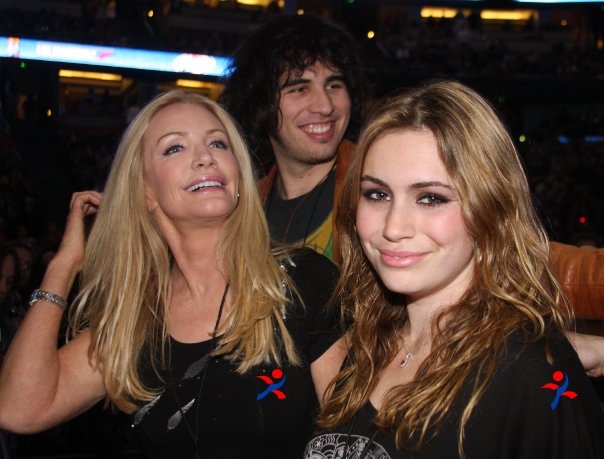 Shannon Tweed & Sophie & Nick at KISS 35 Alive Concerted at the Honda Center 11-24-09
