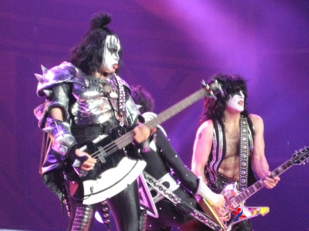 Gene Simmons & Paul Stanley at KISS 35 Alive Concert at the Staples Center 11-25-09.