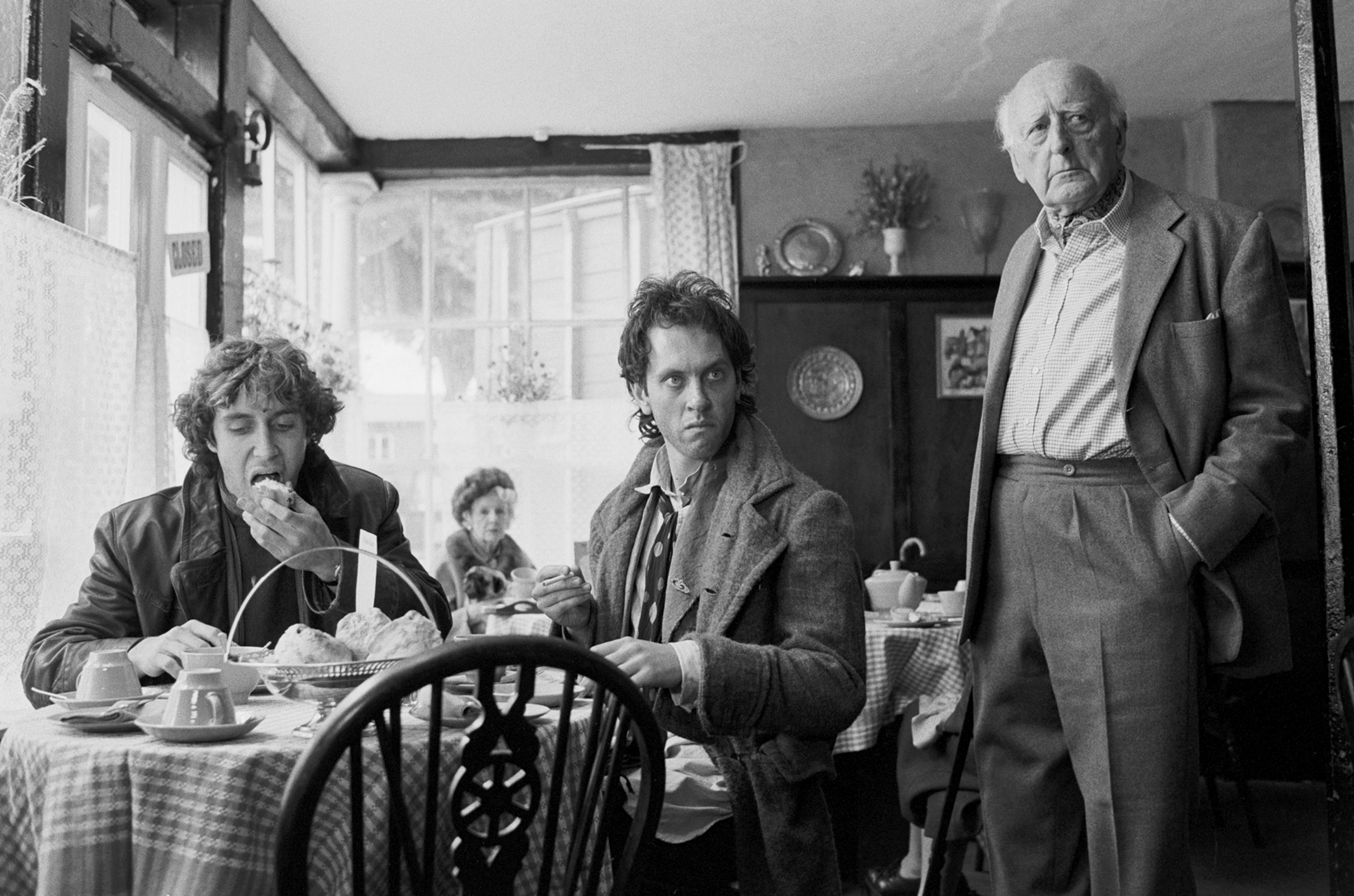 Still of Richard E. Grant, Paul McGann and Llewellyn Rees in Withnail & I (1987)