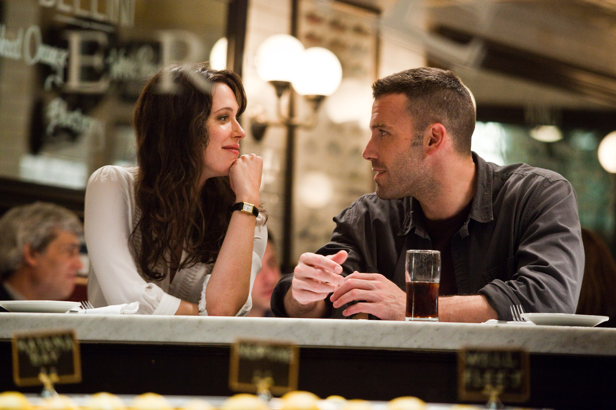 Still of Ben Affleck and Rebecca Hall in Miestas (2010)