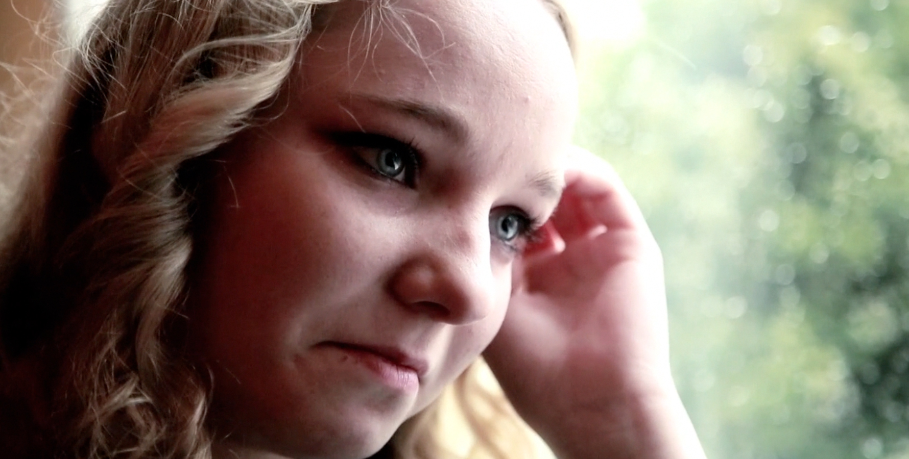 Erin St Pierre acts as the emotional Jen in the short film 'Lost'
