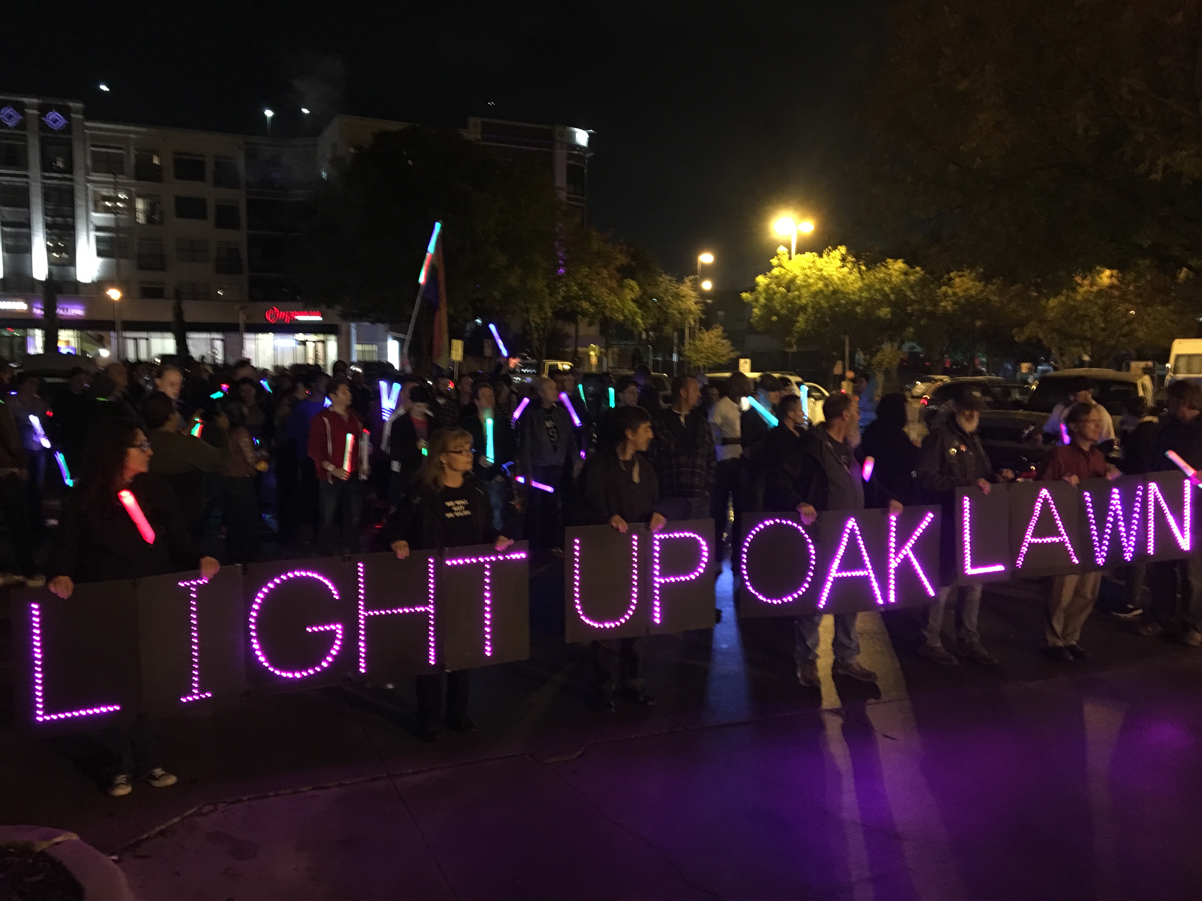 LIGHT UP OAK LAWN RALLY