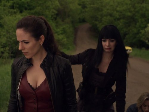 Still of Anna Silk, Ksenia Solo and Anneleise H. O'Brien in Lost Girl (2010)