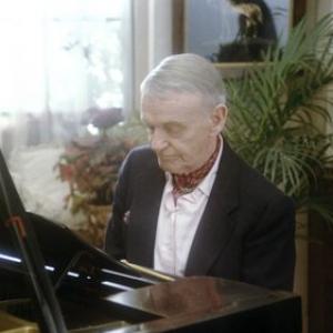 Fred Astaire at home playing the piano 1980 © 1980 Sid Avery