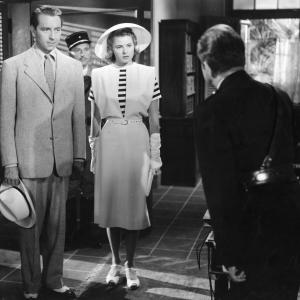 Still of Ingrid Bergman, Claude Rains and Paul Henreid in Kasablanka (1942)